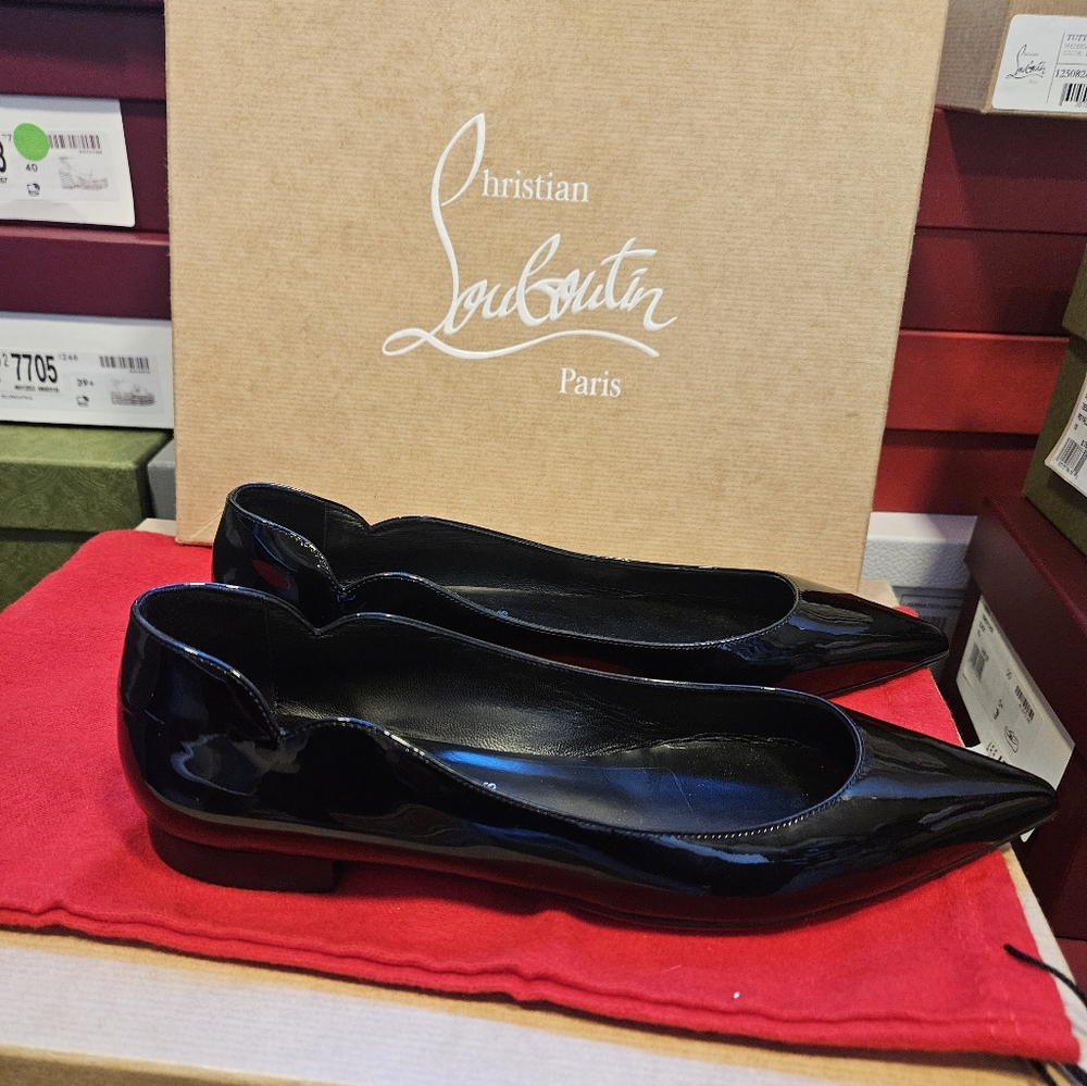 Christian Louboutin HOT CHICKITA Scallop Patent Ballerina Flats Black -Size 38.5 - Picture 2 of 9